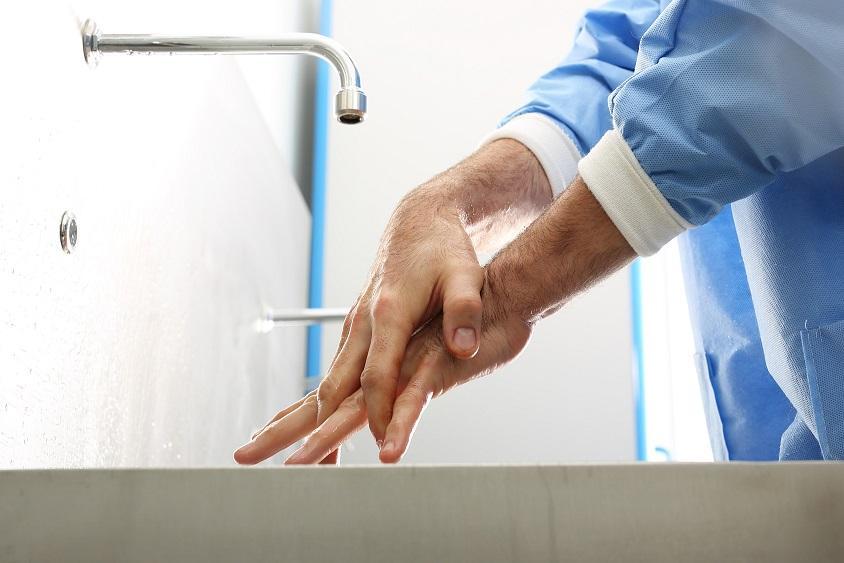 Ocena skuteczności preparatów do higienicznego mycia i dezynfekcji rąk